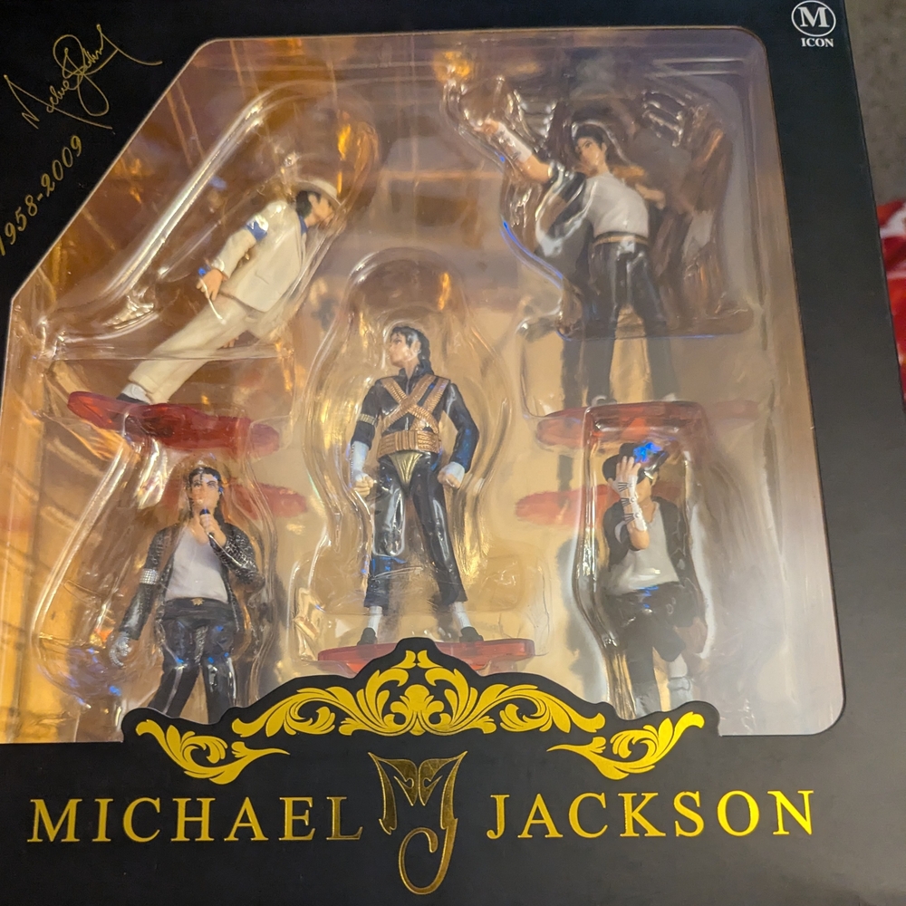 Michael Jackson Collectible Figures Set Never Opened